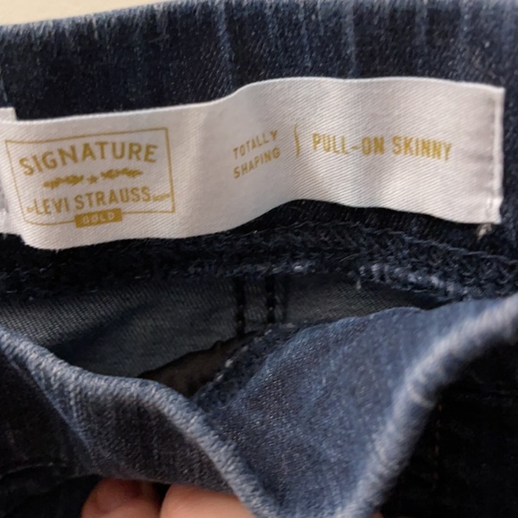 Women’s Levi’s Pull-On Skinny Jeans - Picture 4 of 5